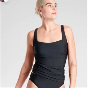 NWT Athleta Square Neck Bra Cup Tankini. 36 D/DD. Black Swim